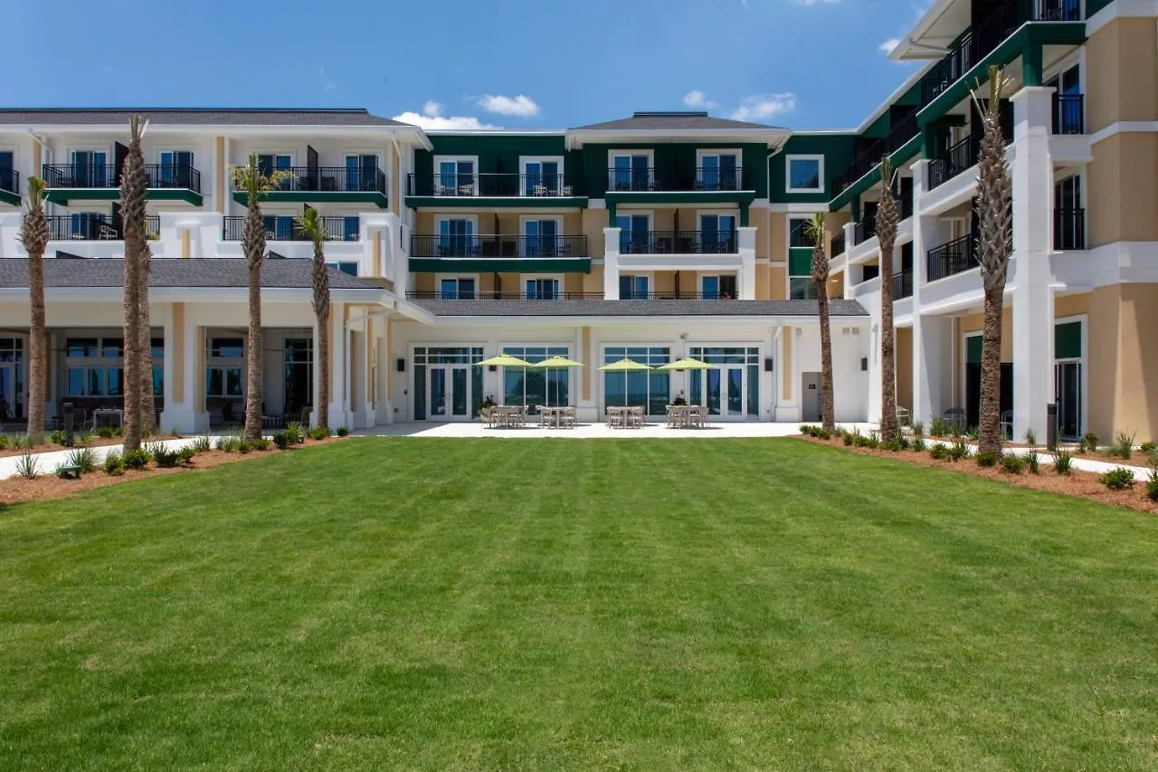 Courtyard By Marriott Hotel