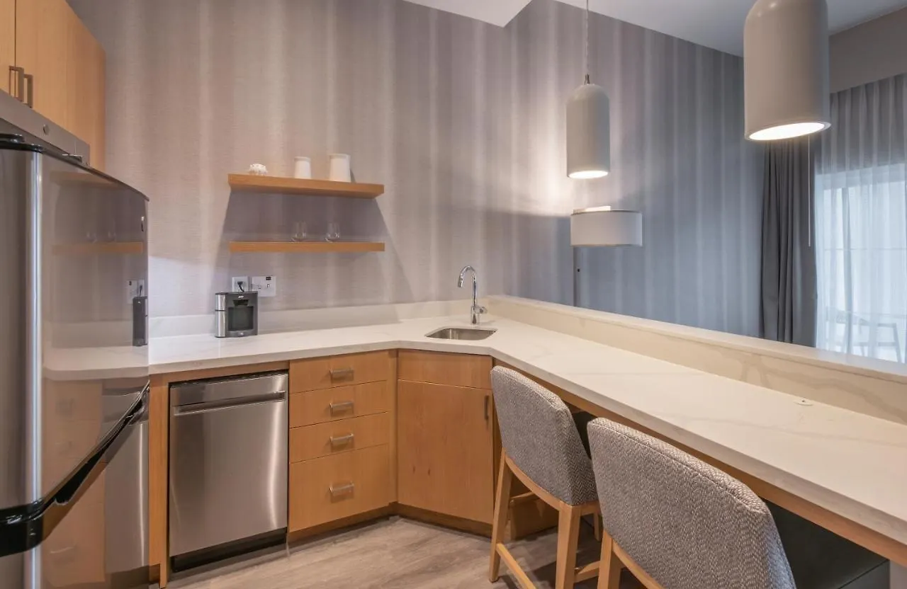 Szálloda By Marriott 3*