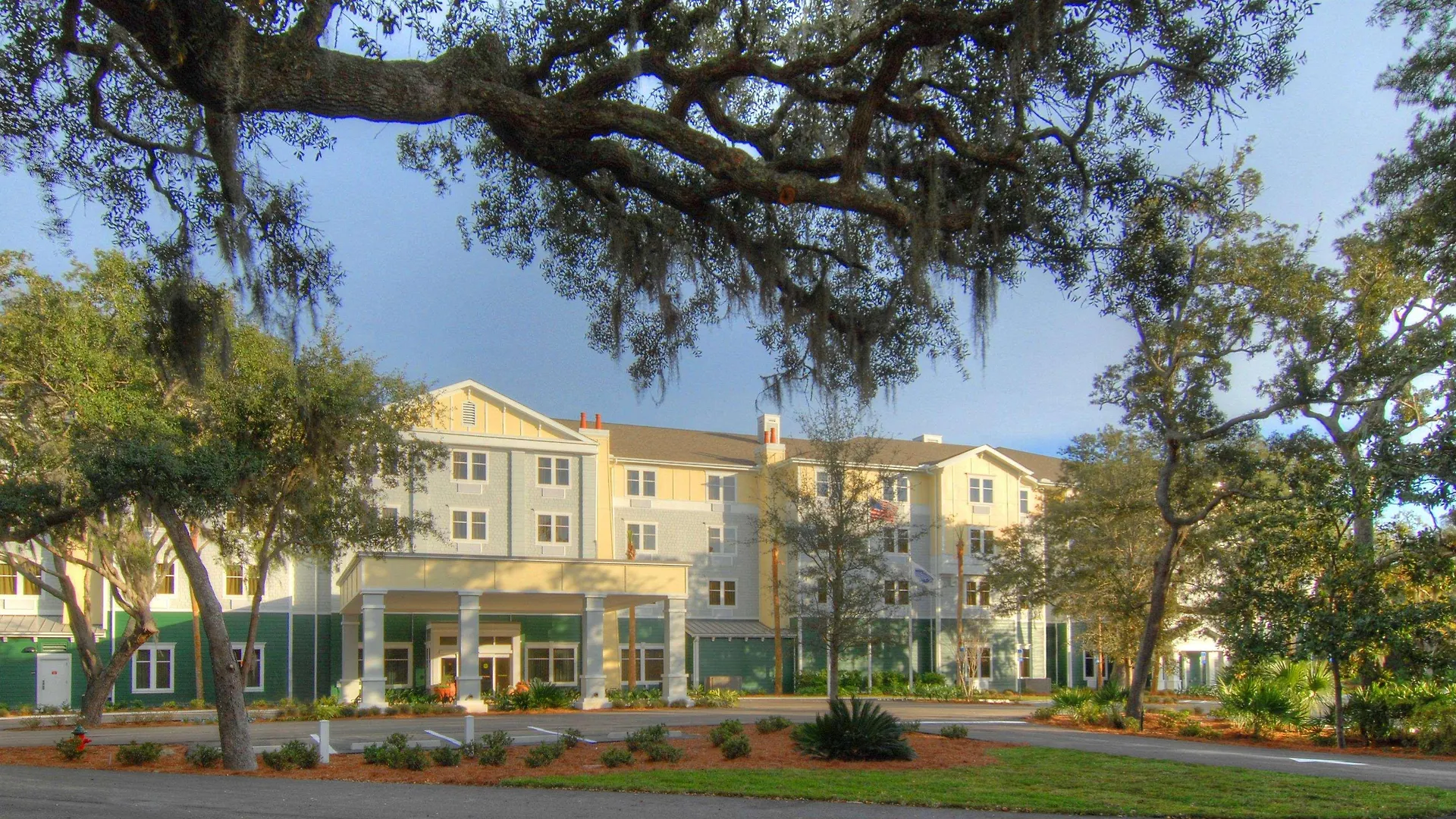Hampton & 3*