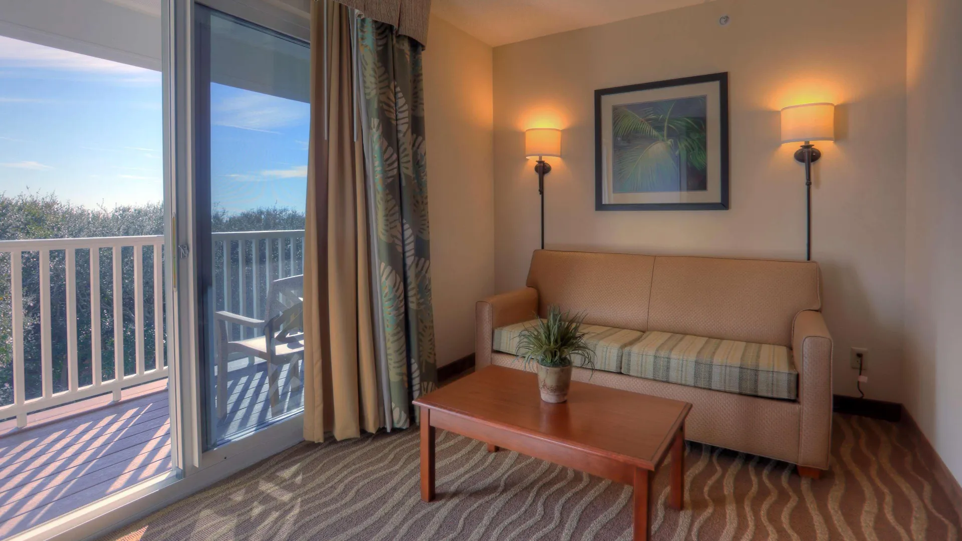 Hampton & Hotel