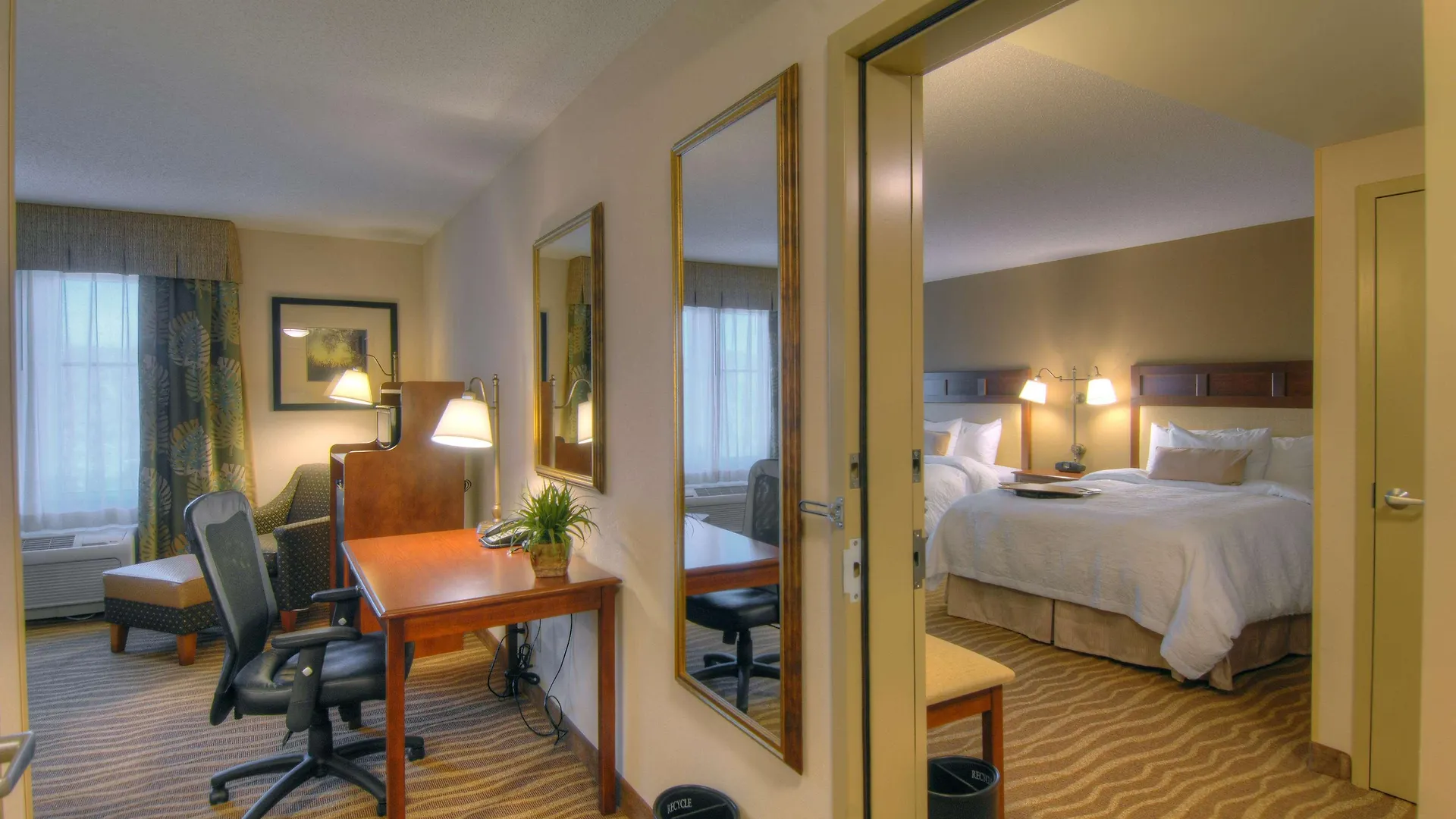 Hampton & Hotel 3*