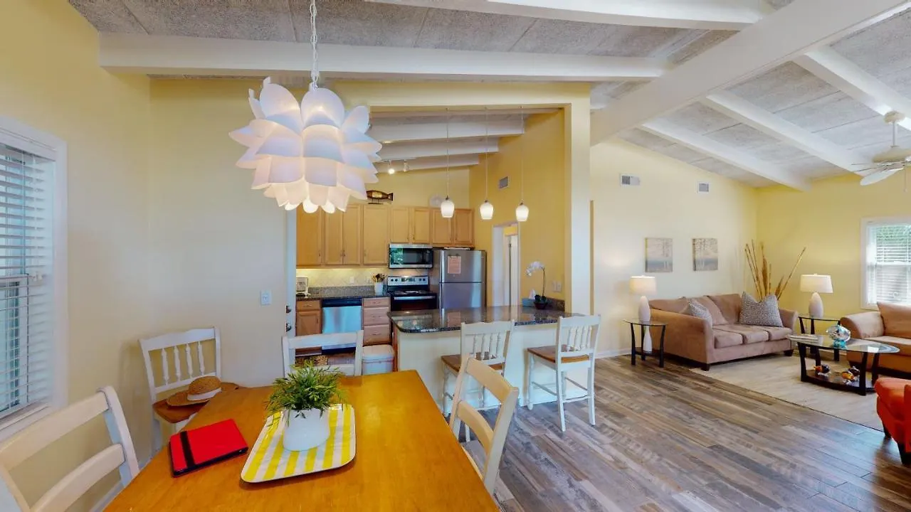 Holiday home Mellow Yellow *