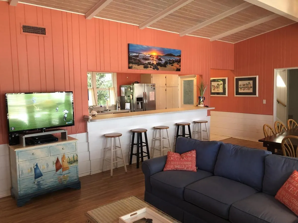 Island Breeze Holiday home *