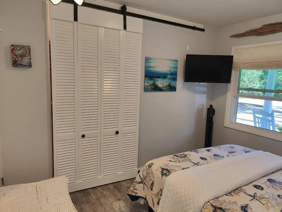House/ Kellys On The Coast /king Bed Дом отдыха