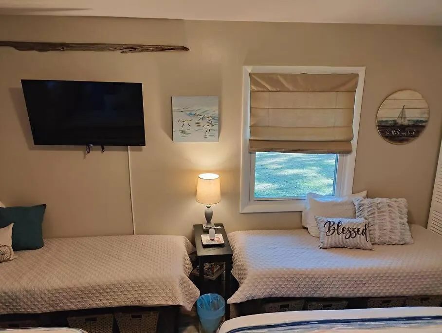 House/ Kellys On The Coast /king Bed Holiday home *