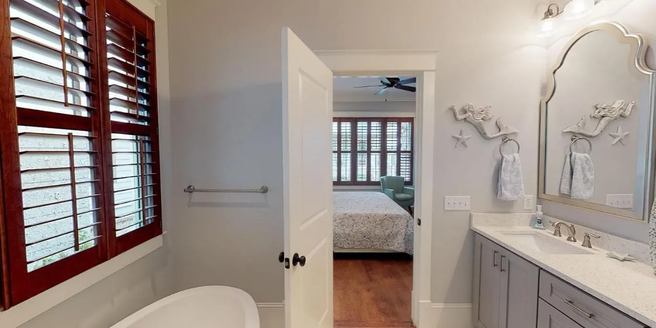 Briney Breeze Ocean Oaks Holiday home *