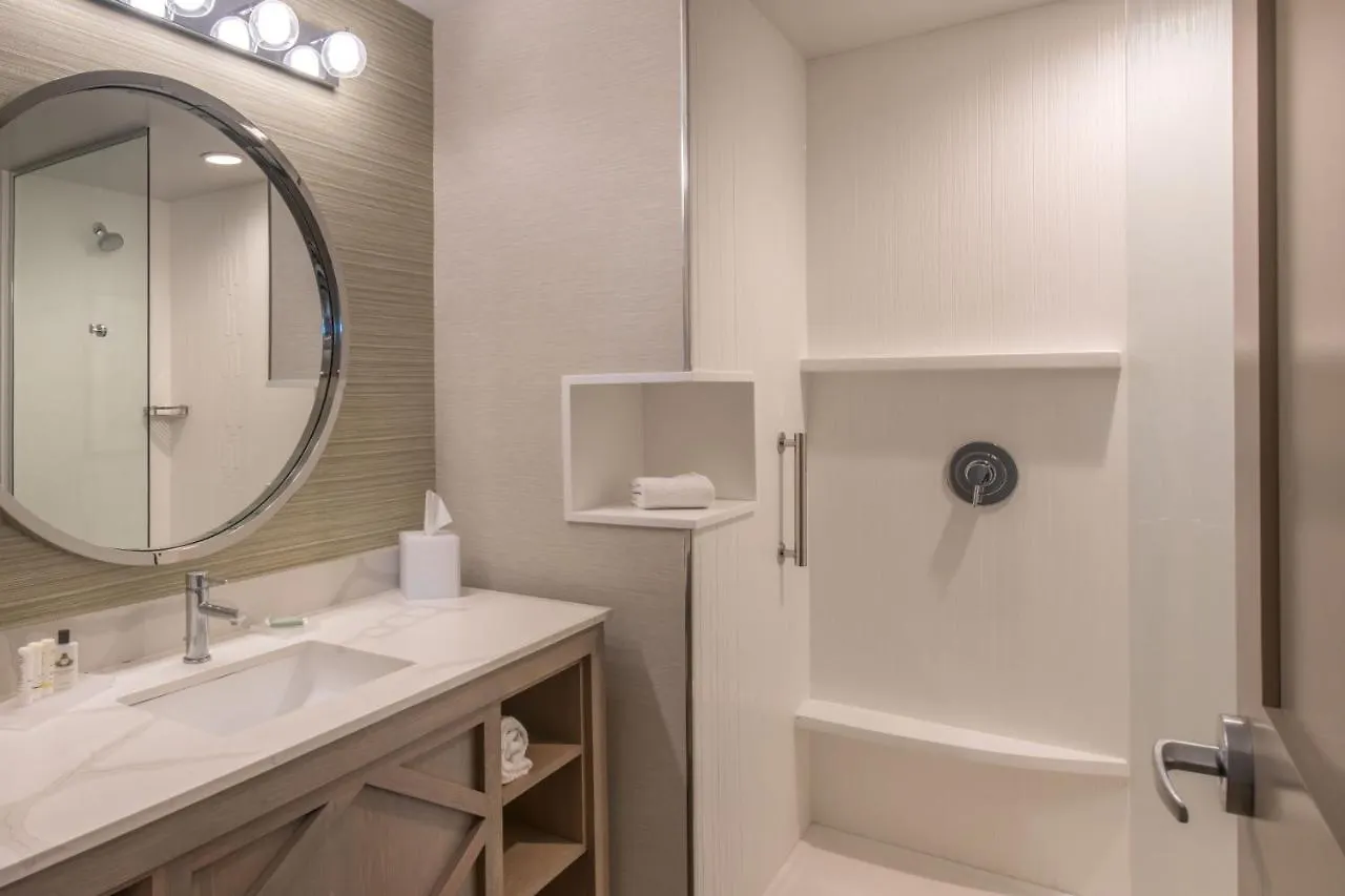 Courtyard By Marriott Hotel