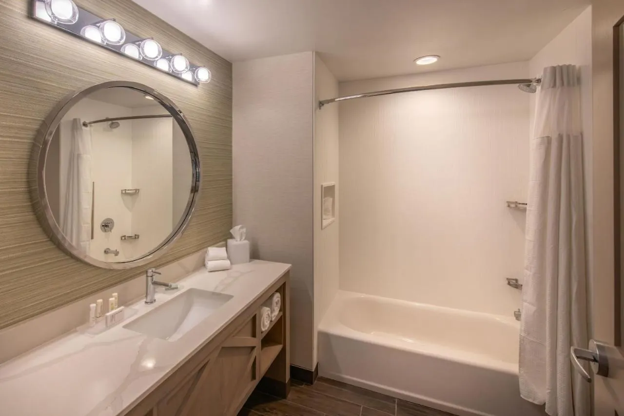 Courtyard By Marriott Hotel 3*