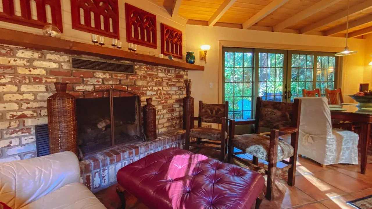 Hacienda - 3-bedroom Home Holiday home