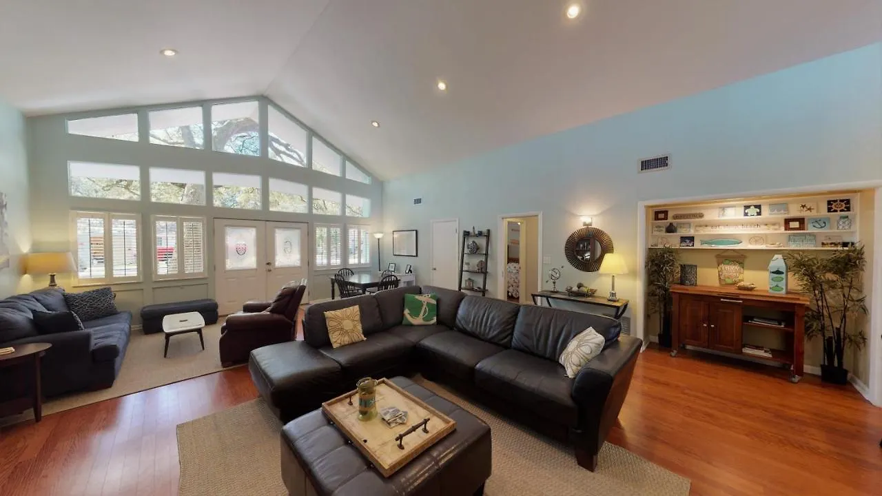 Sublime - 4-bedroom Home Holiday home