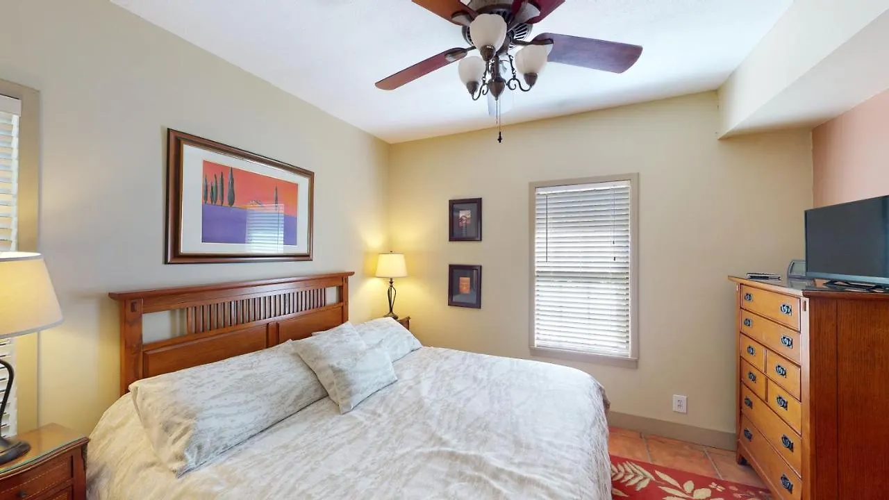 Hacienda - 3-bedroom Home *