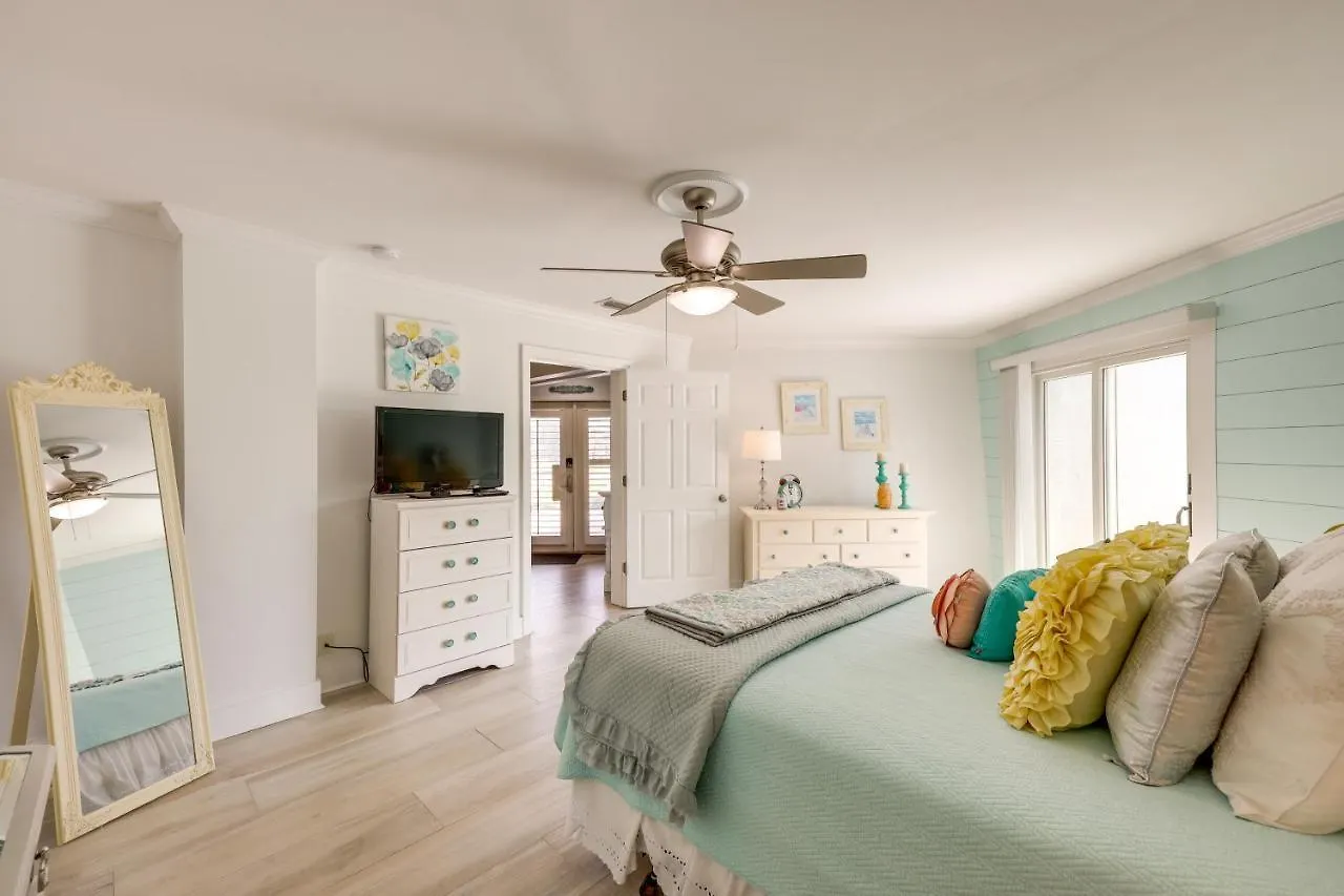 Pet-friendly Abode - Walk To Beach! Apartment Jekyll Island
