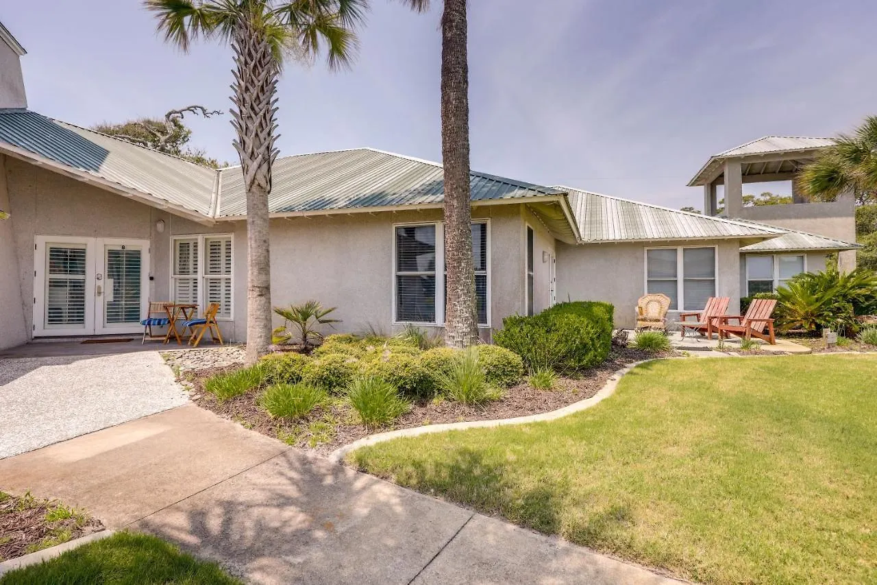 Pet-friendly Abode - Walk To Beach! *