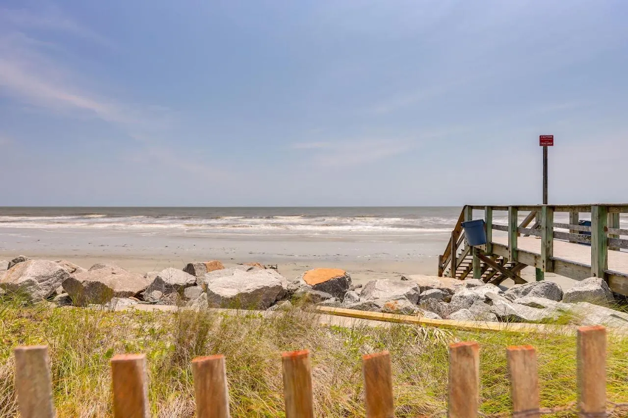 Pet-friendly Abode - Walk To Beach! *