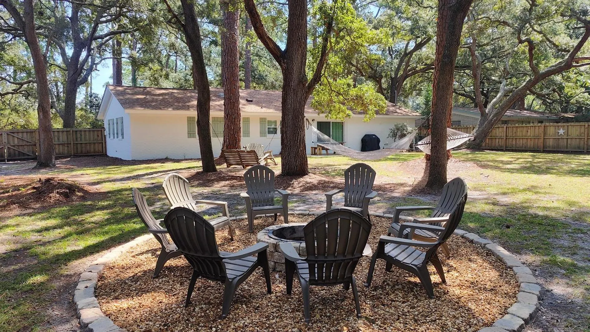 House/ Kellys On The Coast /king Bed Holiday home Jekyll Island
