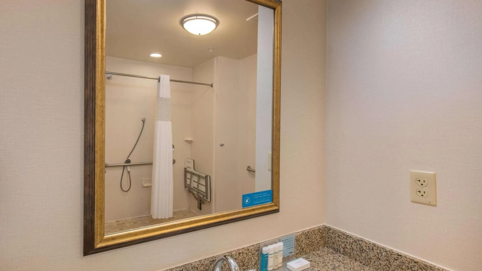 Hotel Hampton &