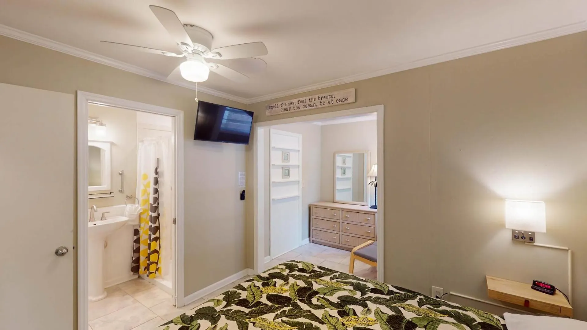 Beachy Sisters B Duplex Apartment *