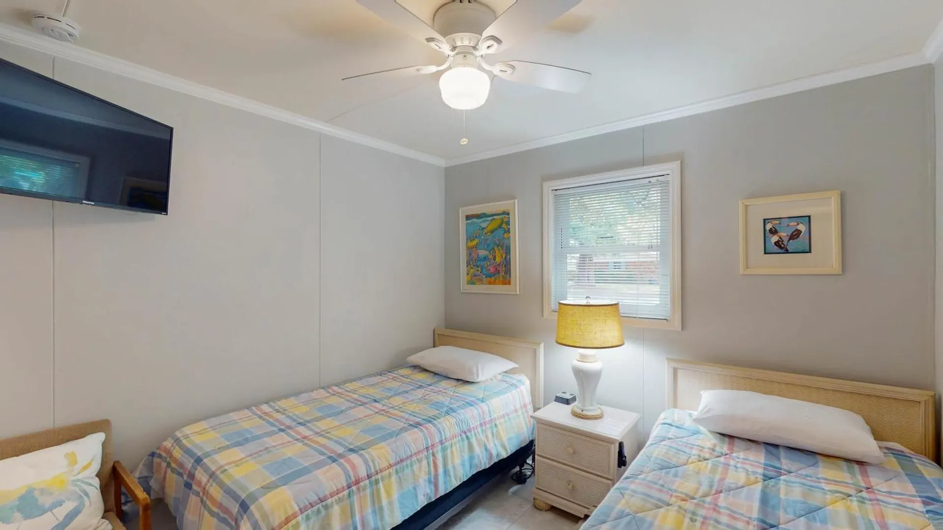 Beachy Sisters B Duplex Apartment