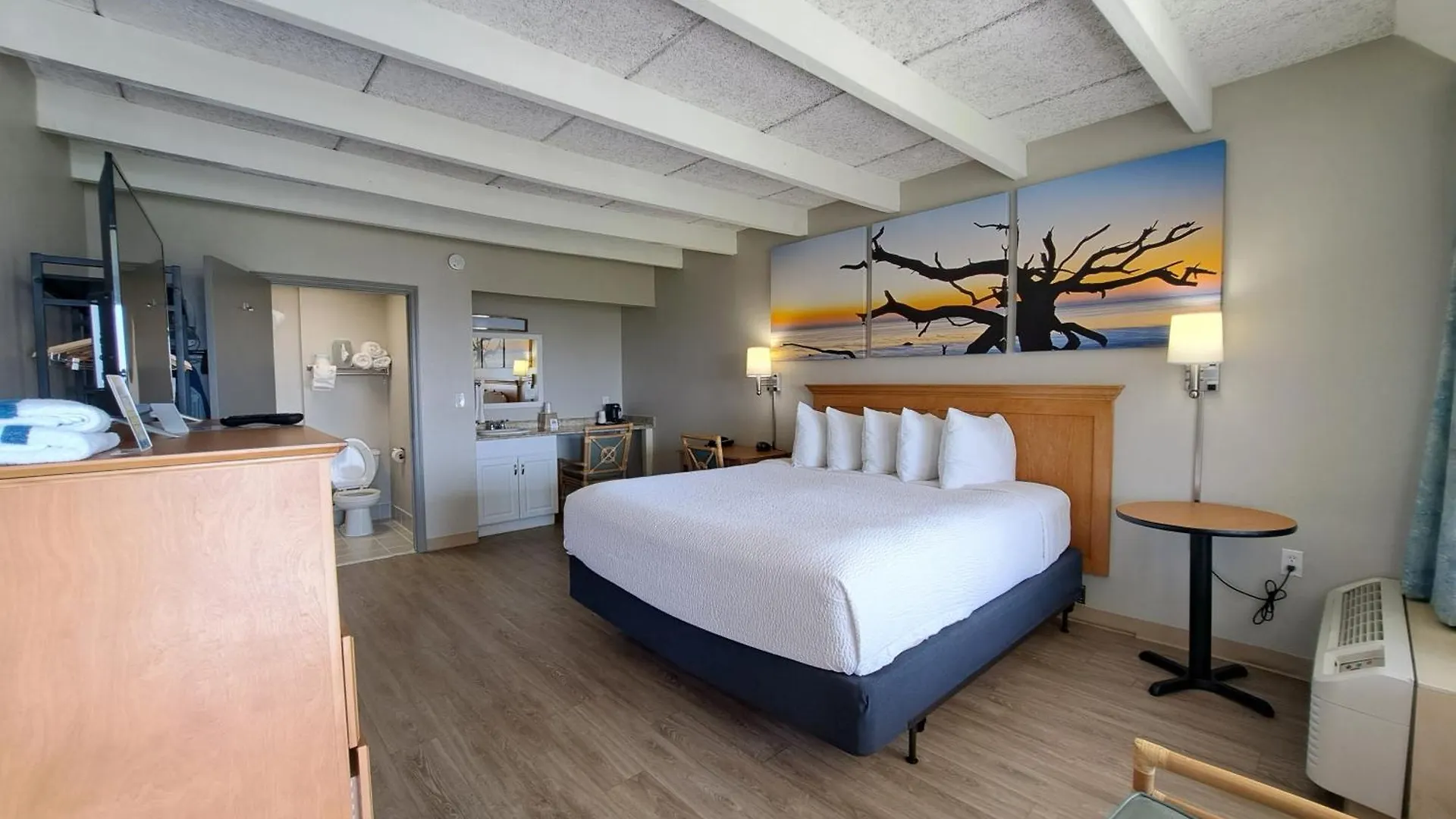 Hotel Days & By Wyndham