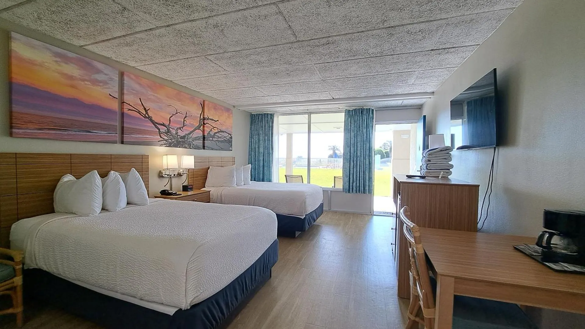 Days & By Wyndham Hotel 3*