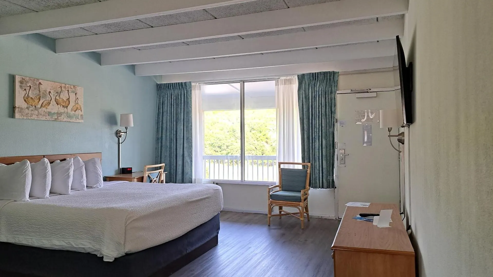 Days & By Wyndham Hotel