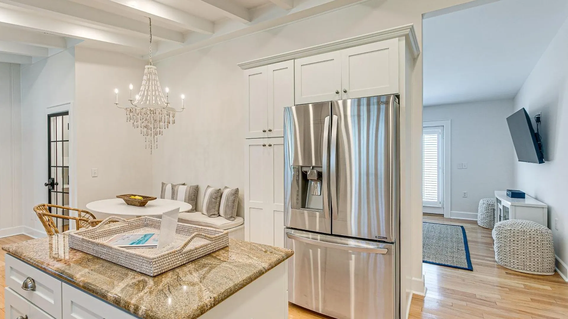 Spacious Steps To The Ocean! بيت للعطل