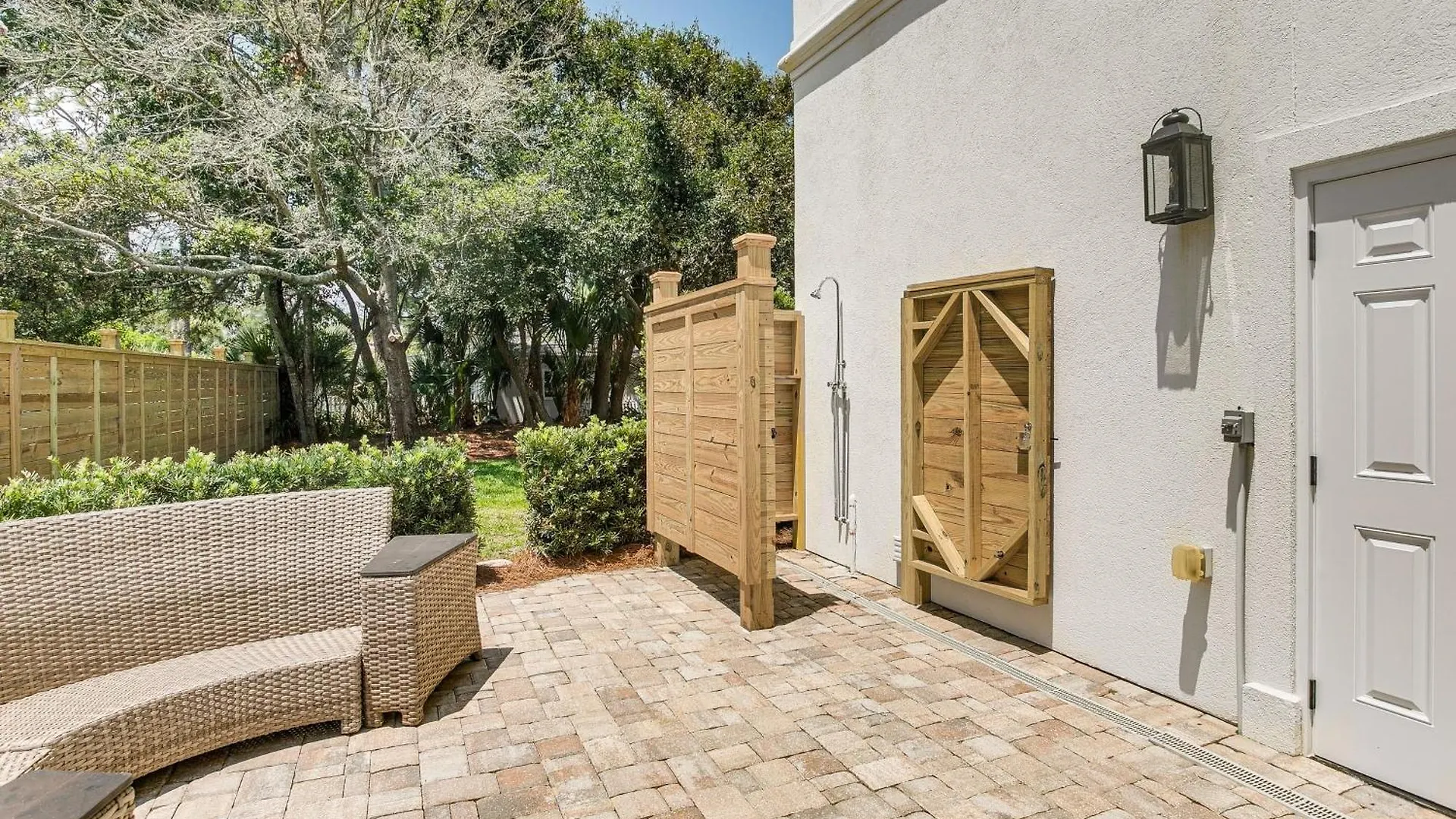 Spacious Steps To The Ocean! بيت للعطل *