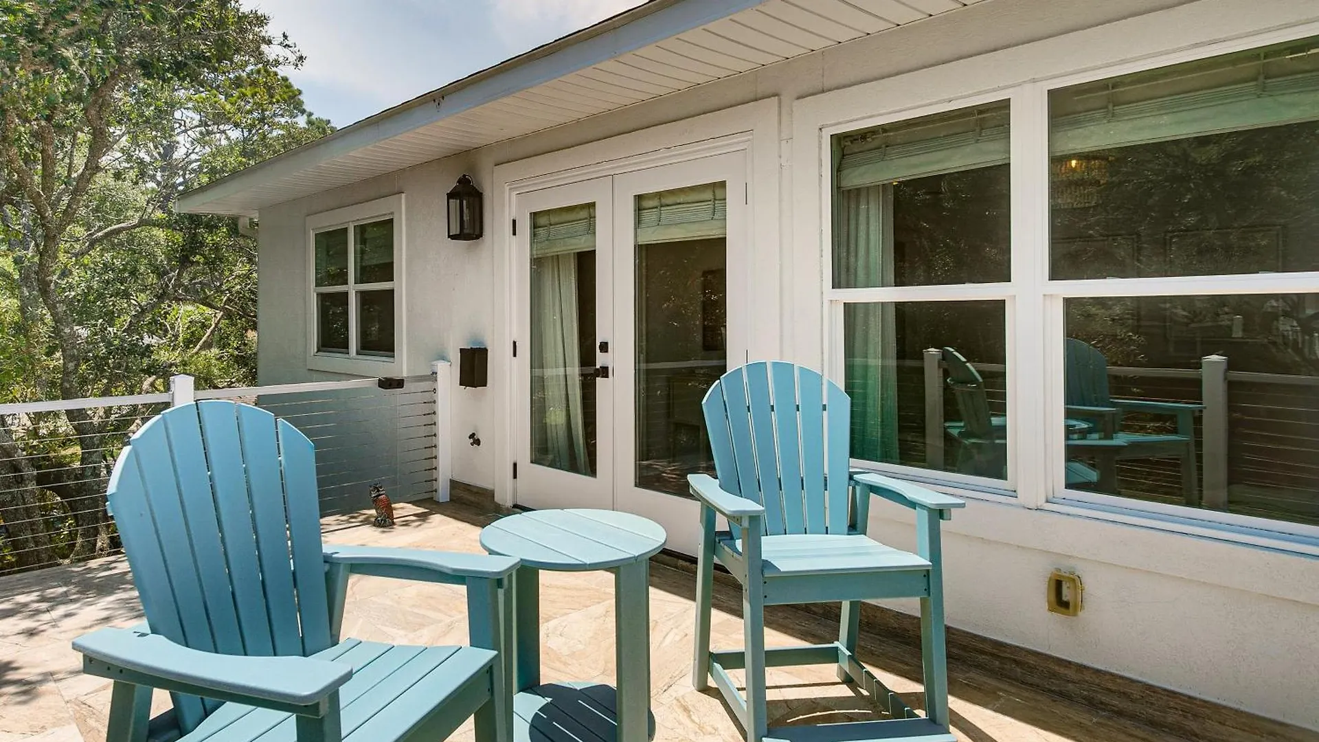 Spacious Steps To The Ocean! *