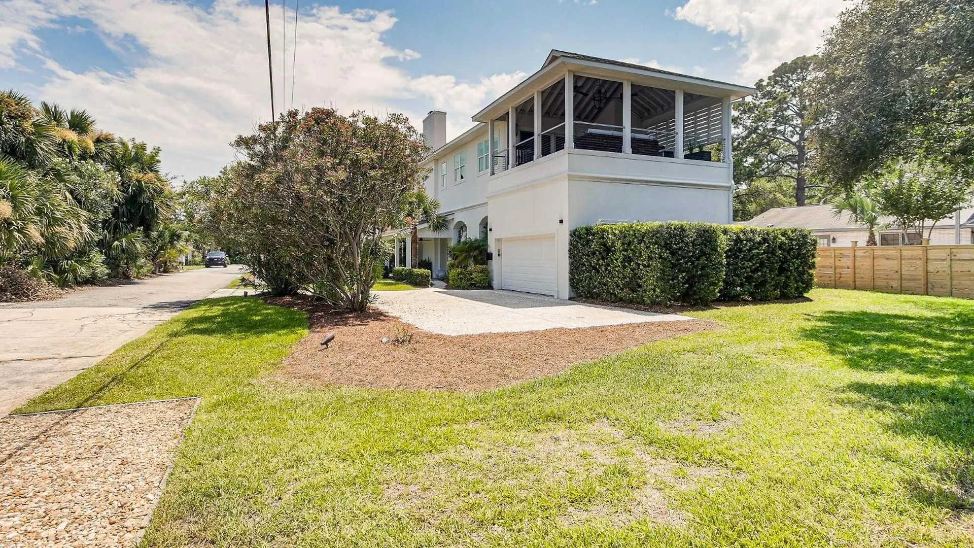 Spacious Steps To The Ocean! * جزيرة جيكل