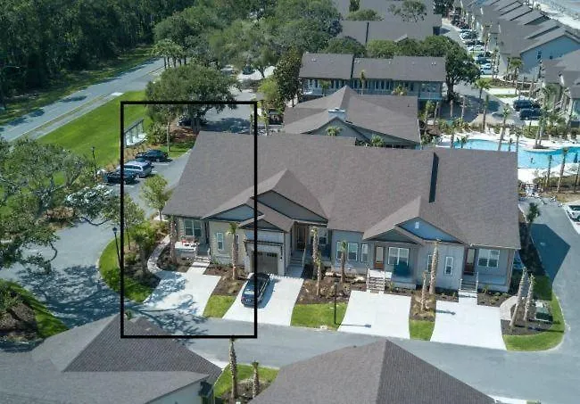 Poolside 32 * Jekyll Island