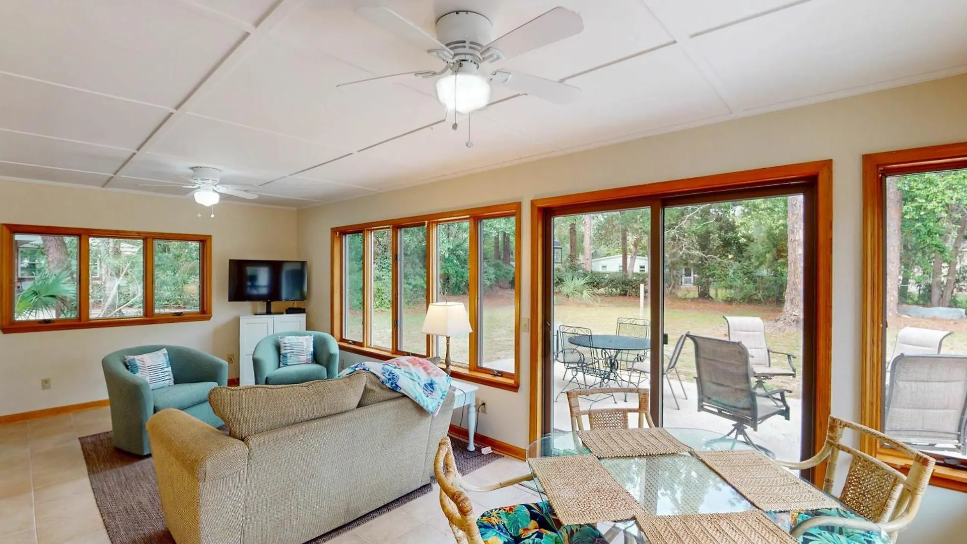 Holiday home Reflection *