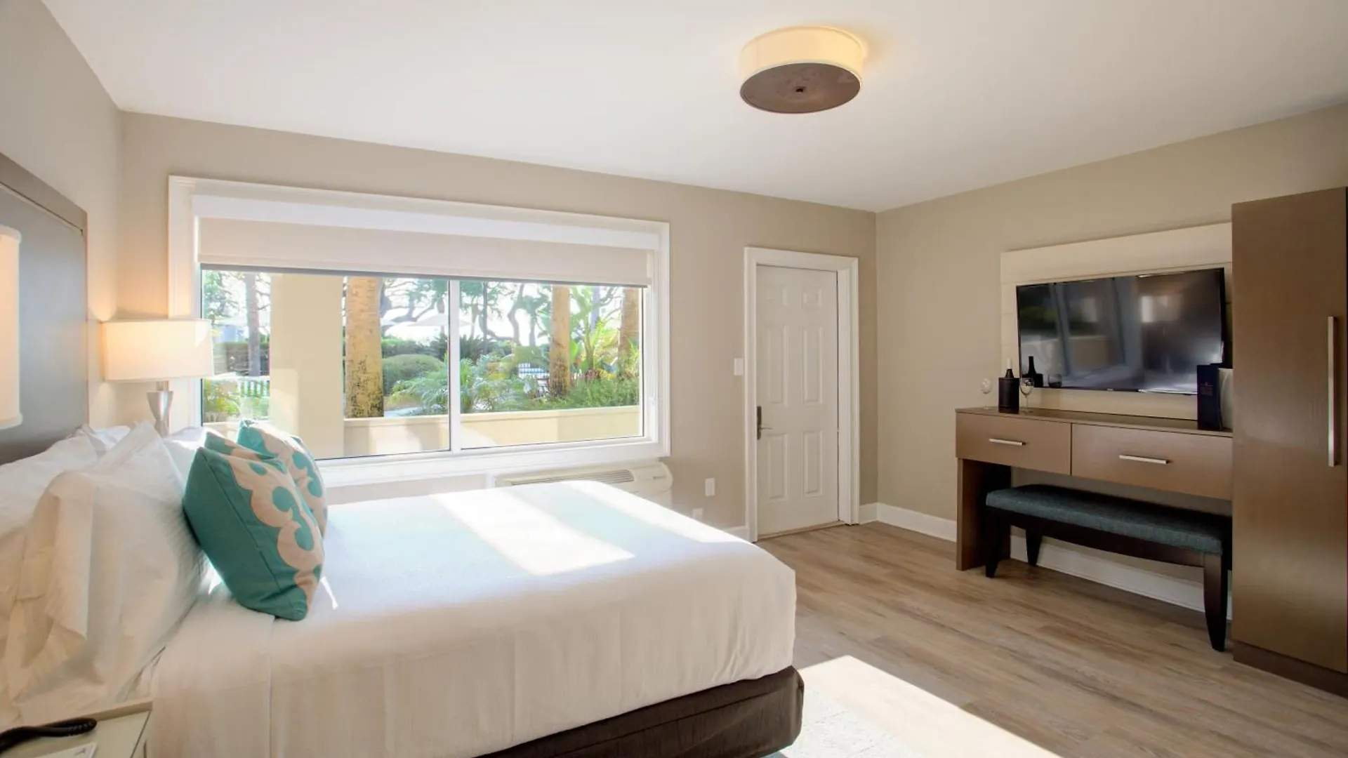 Beachview Club Hotel 3*