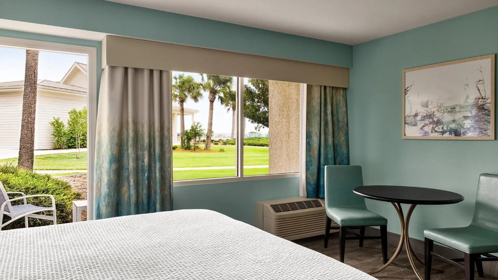 By Ihg Resort