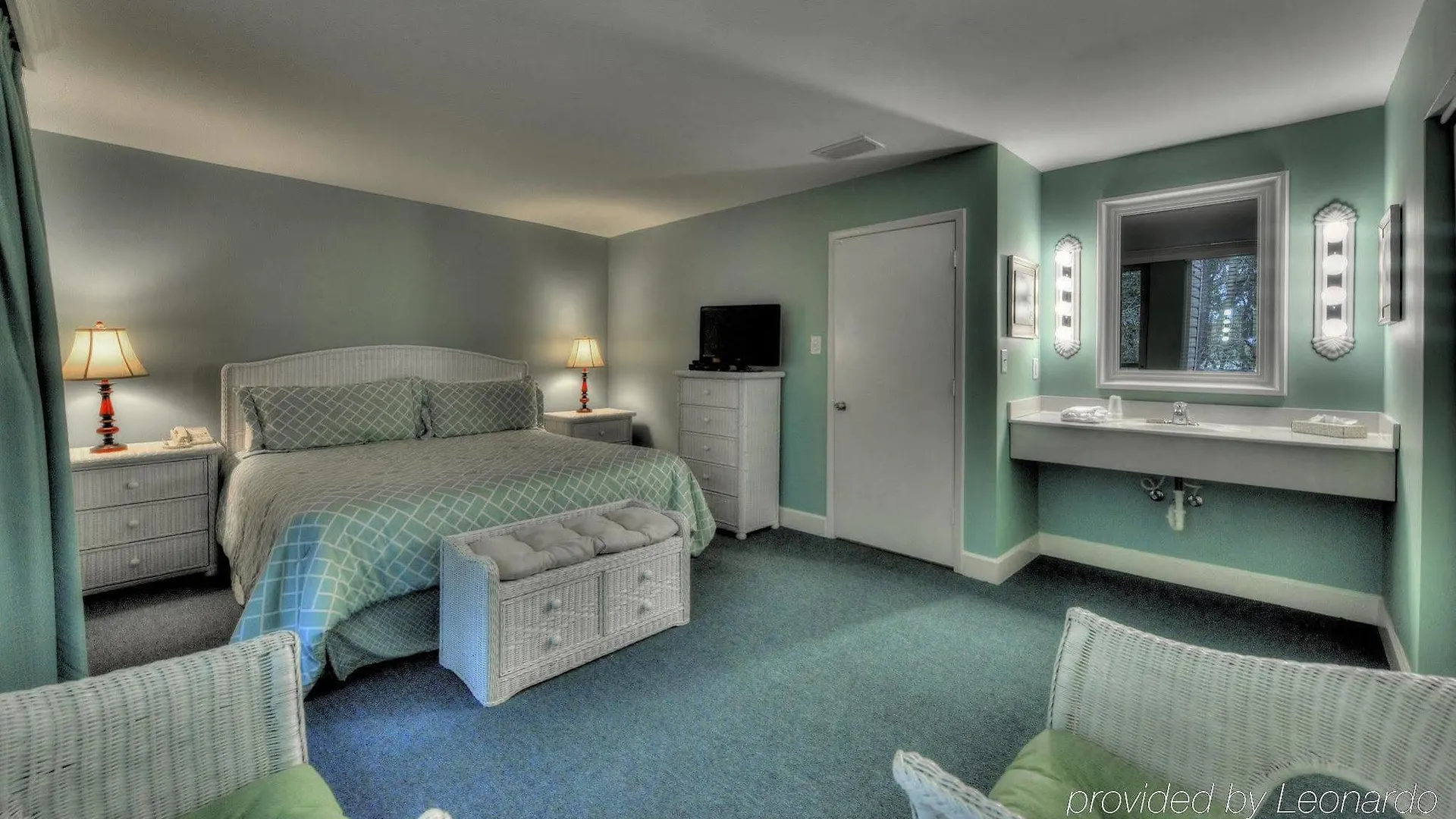 Resort By The Sea & Conference Center 3*